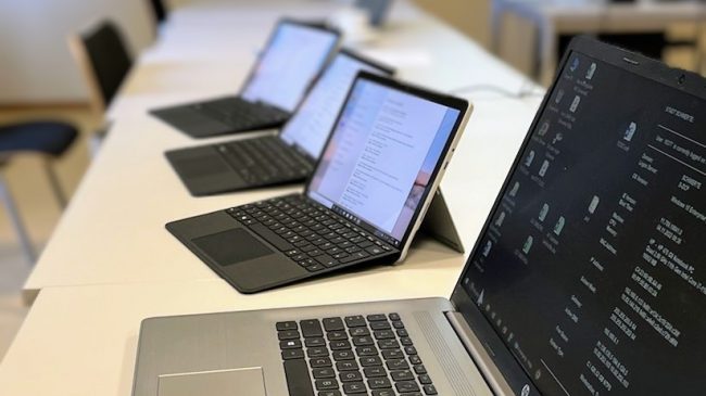 Einschalten und loslegen Beratungsangebote und Bildungsurlaub an der vhs Schwerte zur Nutzung von Laptops, Tablets, IPhones oder Microsoft Office