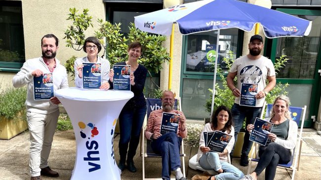 Kostenlose Schnupperangebote und Kleidertauschbörse vhs lädt am 12. August ein