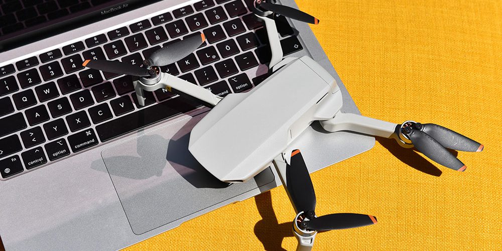 Drohnen steuern und programmieren – kostenloser Eltern-Kind-Workshop ab 11 Jahren –