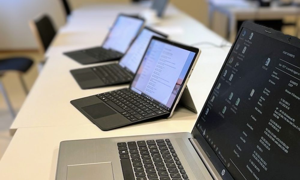 Einschalten und loslegen Beratungsangebote und Bildungsurlaub an der vhs Schwerte zur Nutzung von Laptops, Tablets, IPhones oder Microsoft Office