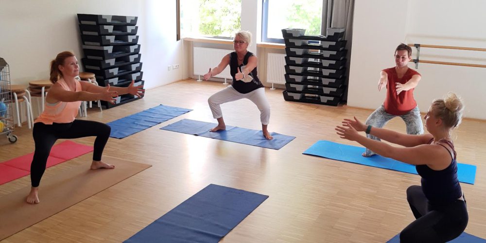 Sportlich in den Herbst vhs bietet noch wenige freie Plätze in Bewegungs- und Fitnesskursen an